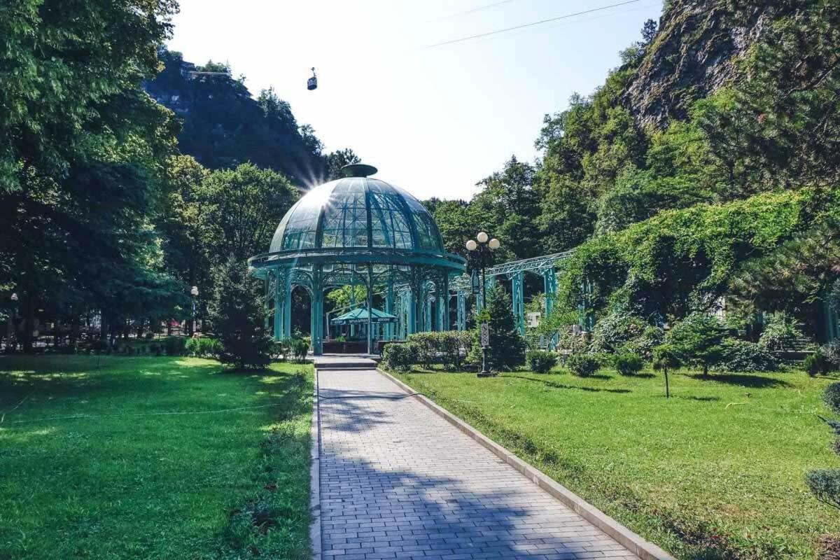 Vaniko'S Guesthouse Borjomi Ngoại thất bức ảnh